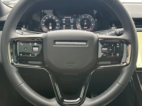 Used 2024 Land Rover Range Rover Evoque Dynamic SE image 17