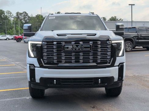 New 2026 GMC Sierra 3500 Denali Ultimate AWD/4WD image 9