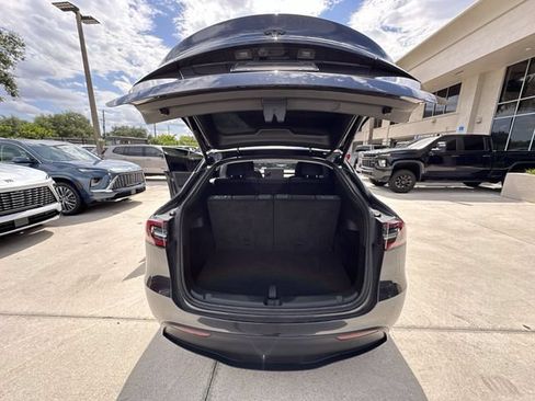 Used 2024 Tesla Model Y Long Range AWD/4WD image 14