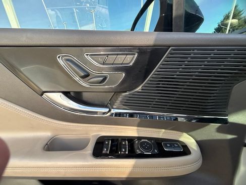 Used 2021 Lincoln Corsair AWD image 15