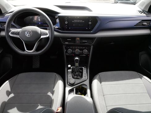 Certified 2024 Volkswagen Taos SE w/ Panoramic Sunroof Package AWD/4WD image 10