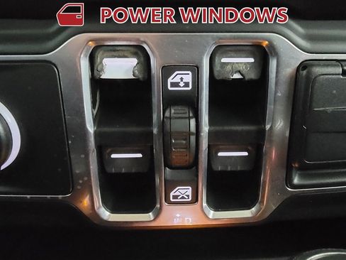 Used 2018 Jeep Wrangler Unlimited Sport S image 26