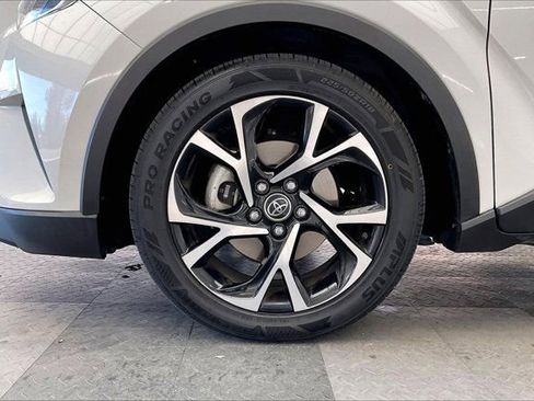 Used 2019 Toyota C-HR Limited image 8