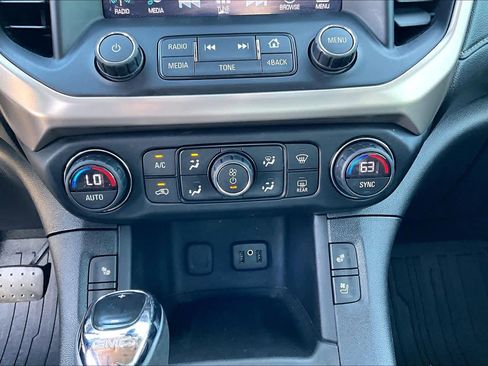 Used 2017 GMC Acadia Denali image 32