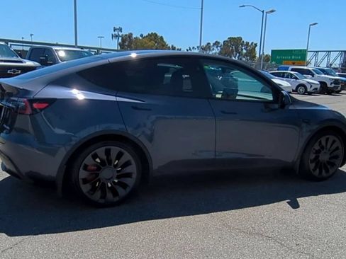 Used 2023 Tesla Model Y Performance AWD/4WD image 8