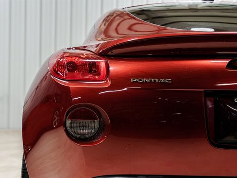 Used 2009 Pontiac Solstice Coupe w/ Premium Package image 6