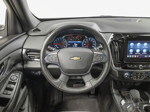 Used 2023 Chevrolet Traverse LT w/ Rear Camera Mirror Package image 17