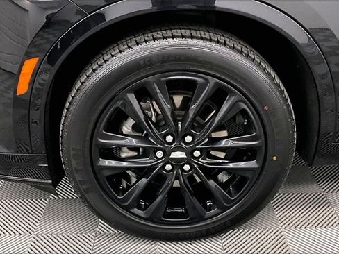 Used 2024 Cadillac XT6 Premium Luxury image 9