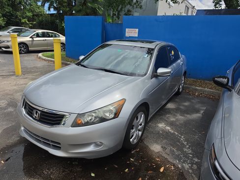 Used 2010 Honda Accord EX-L image 2