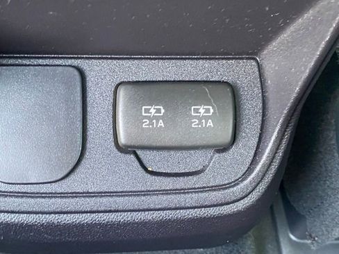 Used 2022 Subaru Ascent Premium w/ Convenience Package AWD/4WD image 26