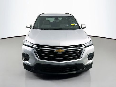 Used 2022 Chevrolet Traverse LT w/ LPO, Cargo Package FWD image 2