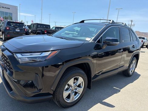 Used 2025 Toyota RAV4 XLE FWD image 11