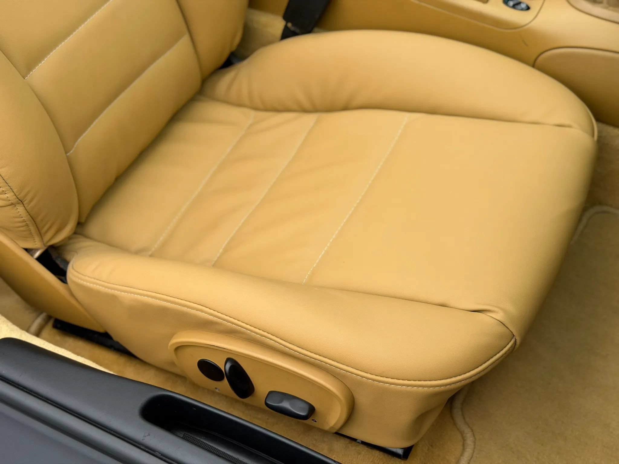 Used 2001 Porsche 911 Cabriolet image 69