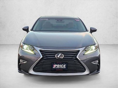 Used 2018 Lexus ES 350 image 2