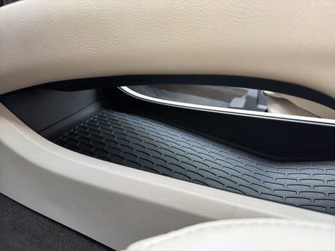 Used 2019 Lincoln Nautilus Reserve image 42