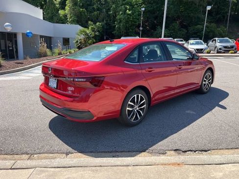New 2026 Volkswagen Jetta SE FWD image 3