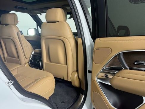 Used 2023 Land Rover Range Rover SE image 31