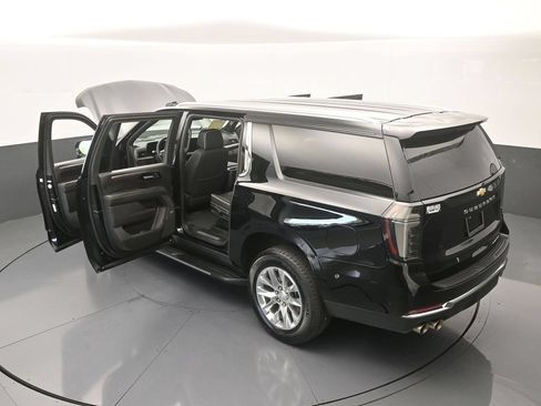 Used 2026 Chevrolet Suburban Premier AWD/4WD image 75