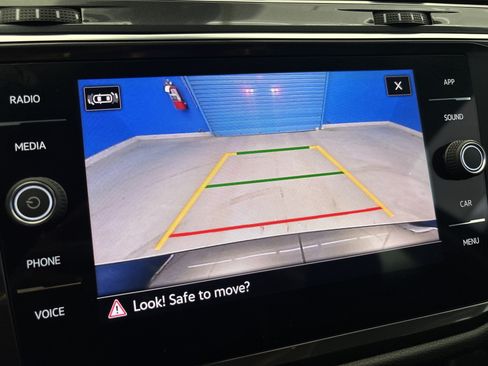 Certified 2023 Volkswagen Tiguan SE FWD image 20