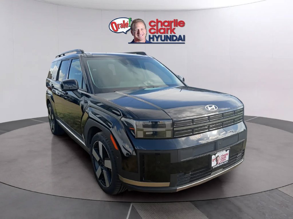Used 2024 Hyundai Santa Fe Limited FWD image 5
