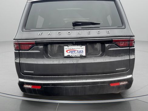 Used 2022 Jeep Wagoneer Series II w/ Premium Group I image 6