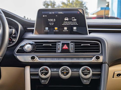 Used 2020 Genesis G70 2.0T image 14