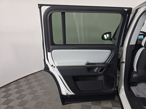 Used 2023 Rivian R1S Adventure AWD/4WD image 17
