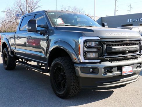 New 2026 Ford F250 Lariat w/ Black Appearance Package image 4