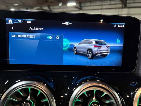 Used 2025 Mercedes-Benz GLA 250 4MATIC image 39