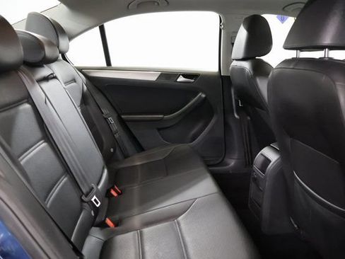 Used 2017 Volkswagen Jetta SE FWD image 28