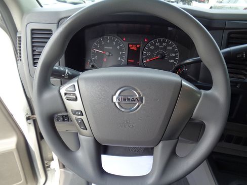 Used 2018 Nissan NV 2500 S image 18