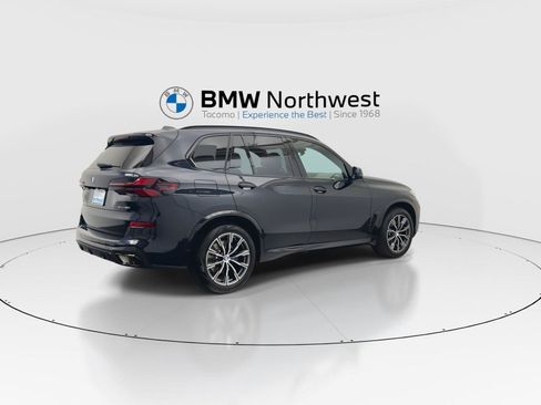 Used 2026 BMW X5 xDrive40i w/ M Sport Package AWD/4WD image 3