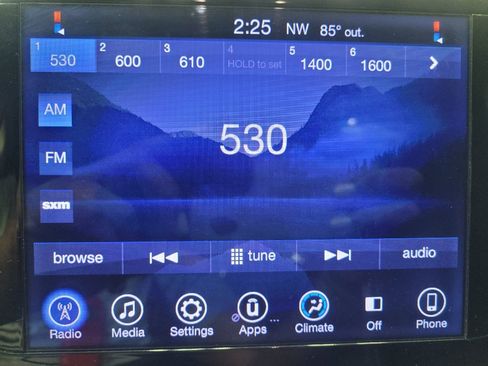 Used 2017 Chrysler Pacifica Touring FWD image 25