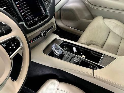 Used 2023 Volvo XC90 B6 Ultimate w/ Protection Package Premier image 17