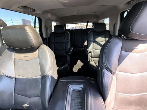 Used 2020 Cadillac Escalade Luxury AWD/4WD image 36