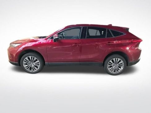 Used 2024 Toyota Venza Limited image 5