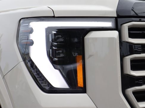 Used 2026 GMC Sierra 2500 AT4 w/ LPO, Black Badging Package AWD/4WD image 37