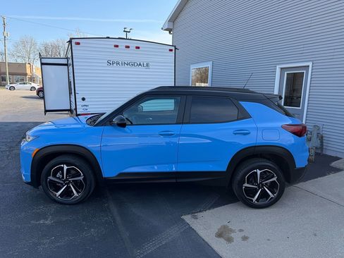 Used 2023 Chevrolet TrailBlazer RS w/ Sun and Liftgate Package image 2