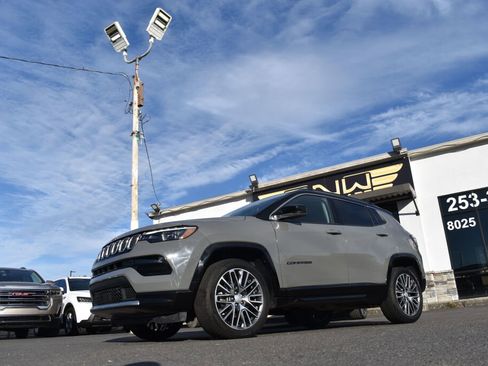 Used 2022 Jeep Compass Limited w/ Elite Group image 8