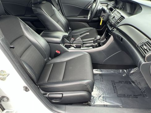 Used 2016 Honda Accord Sport image 30