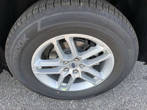 New 2026 Ford Explorer Active RWD image 35