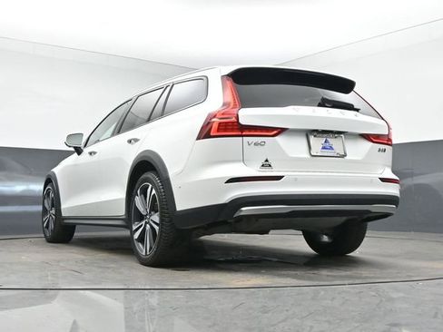 Used 2023 Volvo V60 B5 Cross Country Plus w/ Climate Package image 43
