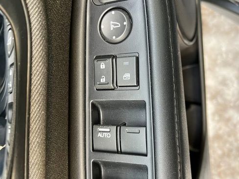 Used 2022 Honda HR-V LX image 12