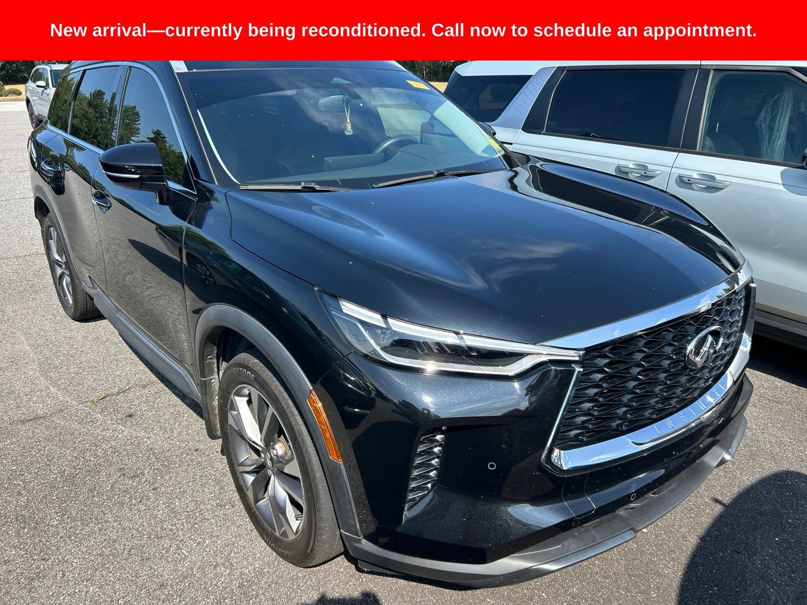 Used 2022 INFINITI QX60 Luxe w/ Cargo Package FWD image 3