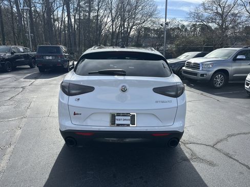 Used 2024 Alfa Romeo Stelvio Sprint image 8