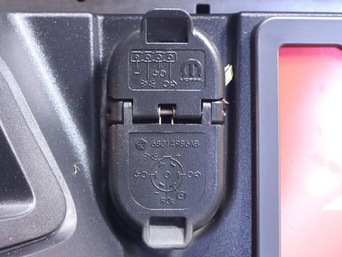 Used 2021 RAM 1500 Classic SLT image 37