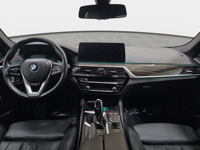 Certified 2023 BMW 530i xDrive w/ Premium Package AWD/4WD image 9