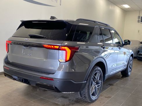 New 2026 Ford Explorer ST-Line w/ ST-Line Street Pack AWD/4WD image 14