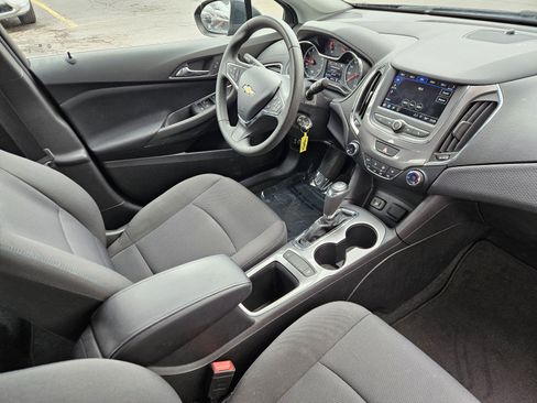 Used 2019 Chevrolet Cruze LT FWD image 15