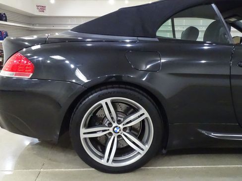 Used 2007 BMW M6 Convertible RWD image 32